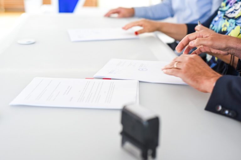 Contrat de location immobilière : que dit la loi française ?
