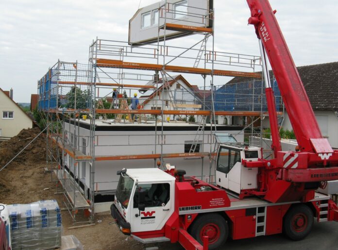 immobiliereneurope-La construction modulaire préfabriquée qui transforme l'immobilier européen_prefabricated modular construction_housebuilding-1407462 construction modulaire préfabriquée