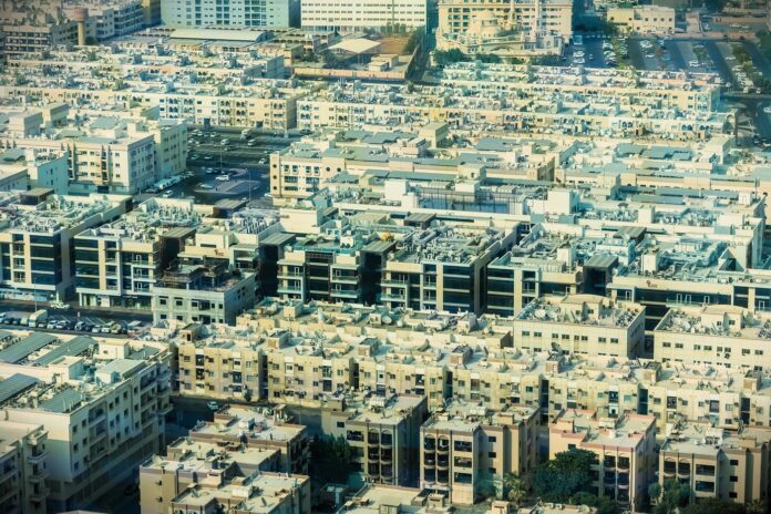 Pourquoi des milliers de copropriétés en Europe risquent la dévalorisation copropriétés en Europe